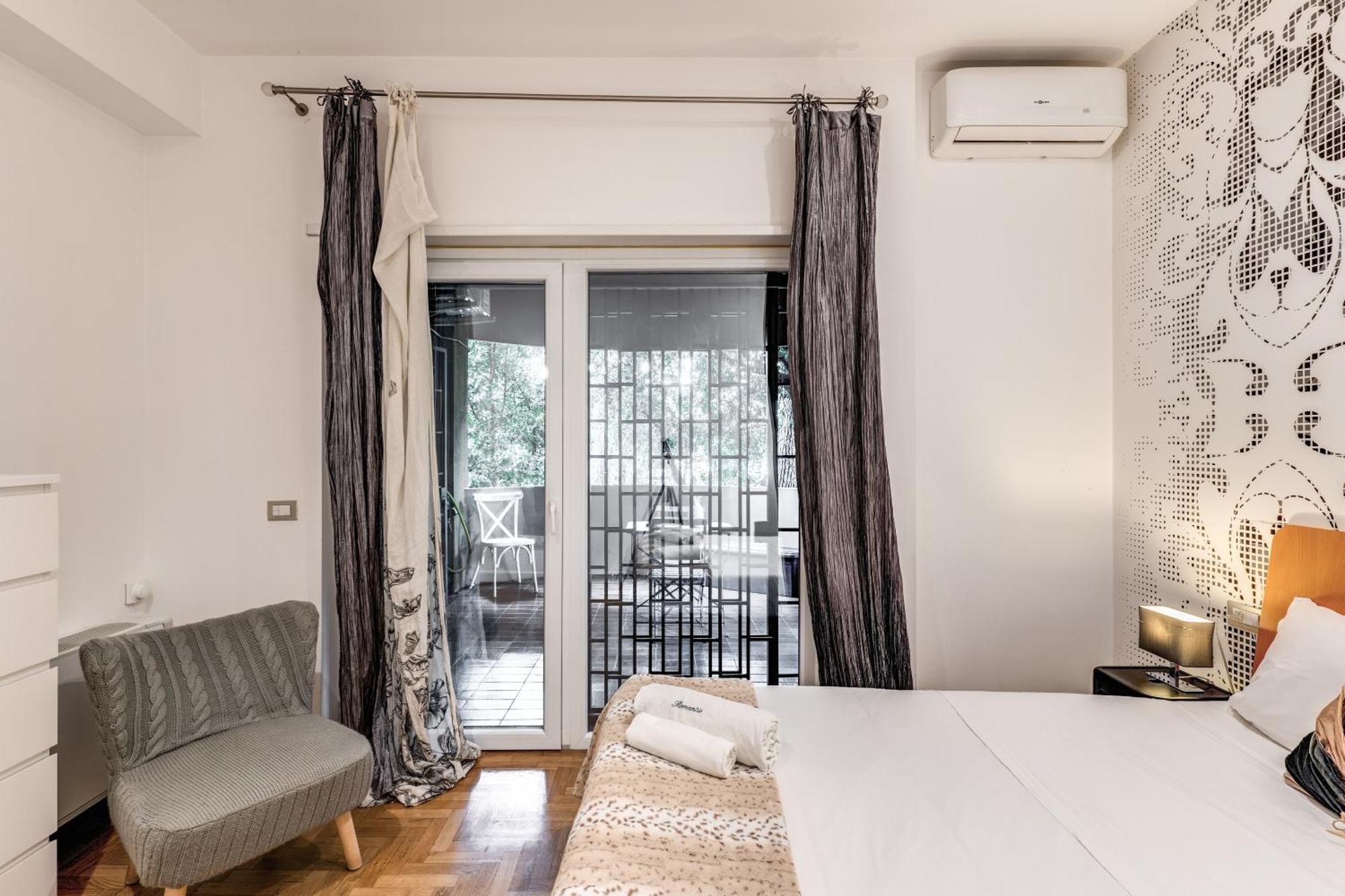 Romantic Piccolomini Lux Guest House Exterior photo